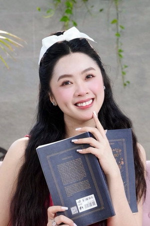 KHÁNH TIÊN LEONA
