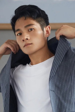 Huang Yi Long